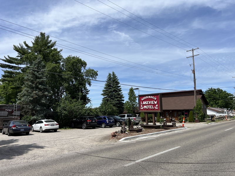 Korbinskis Lakeview Motel (McKees Coffee Bar and Cabins, Denton Creek Motel) - June 15 2024 Photo